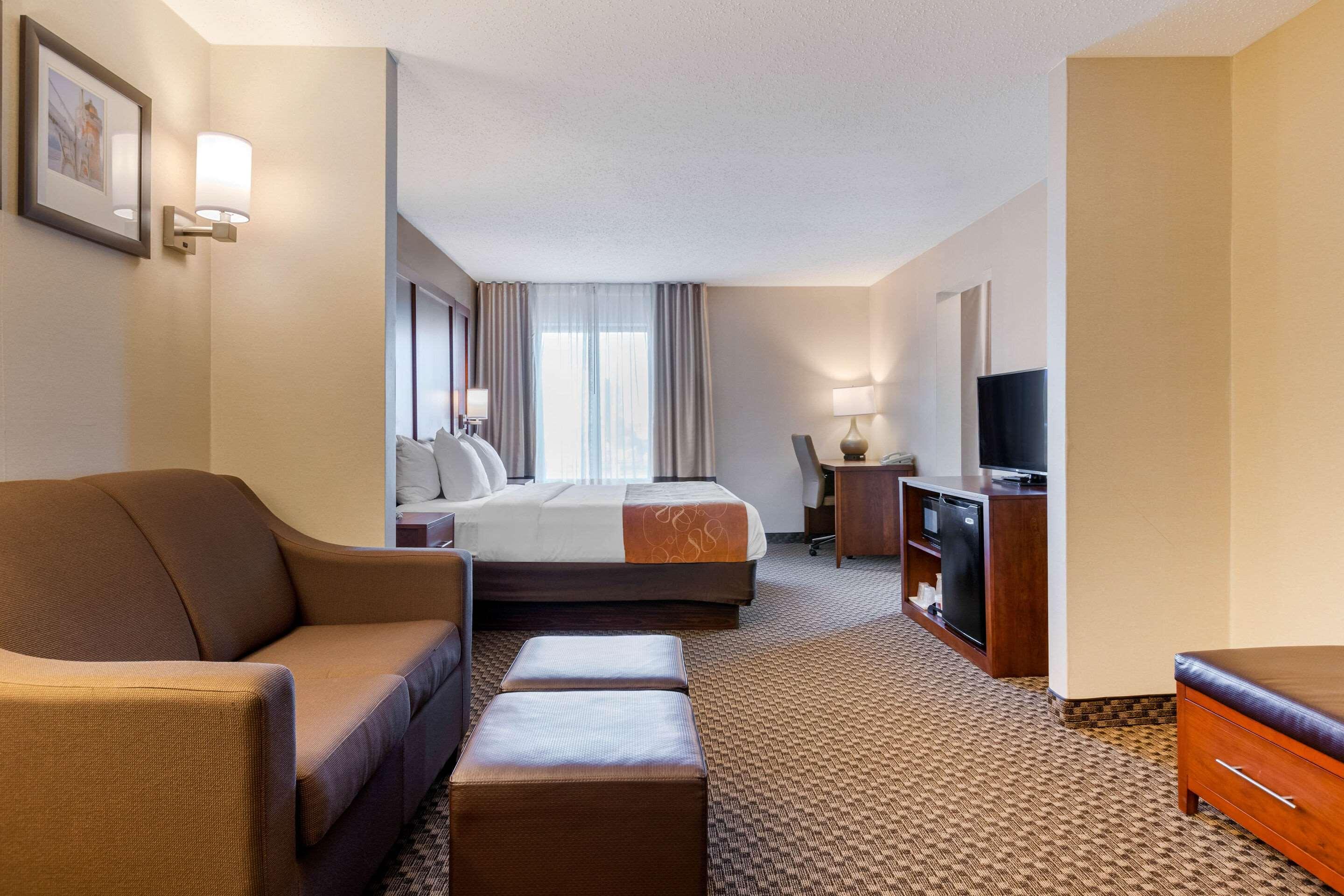 Comfort Suites South Haven Near I-96 Kültér fotó