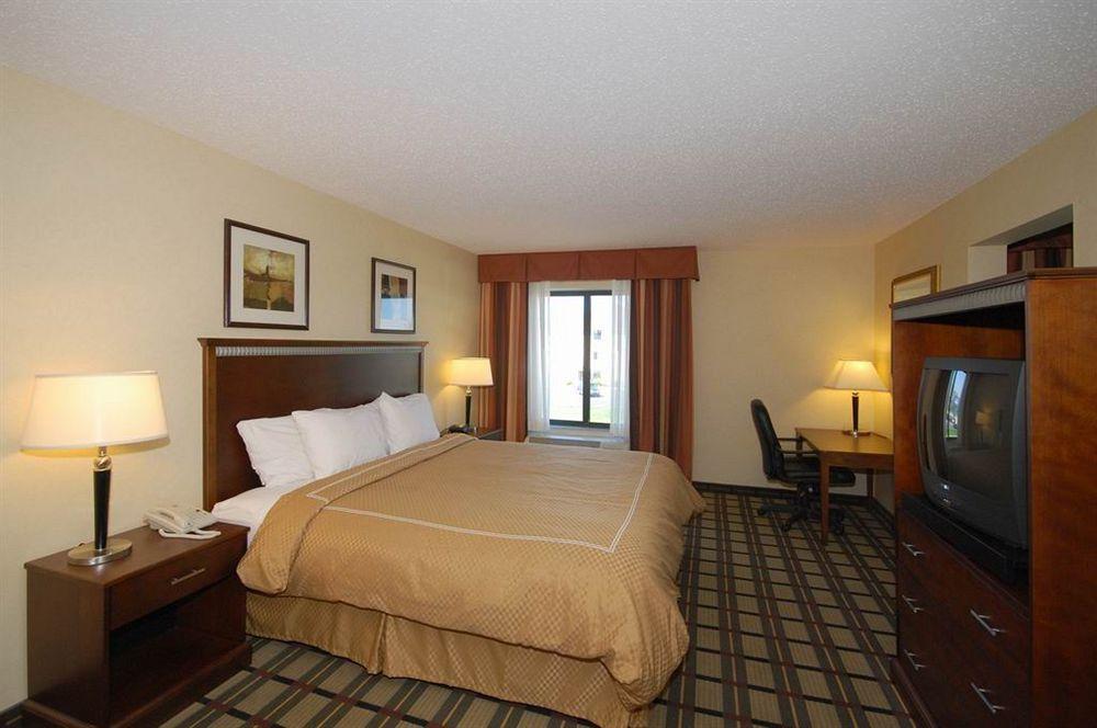 Comfort Suites South Haven Near I-96 Kültér fotó
