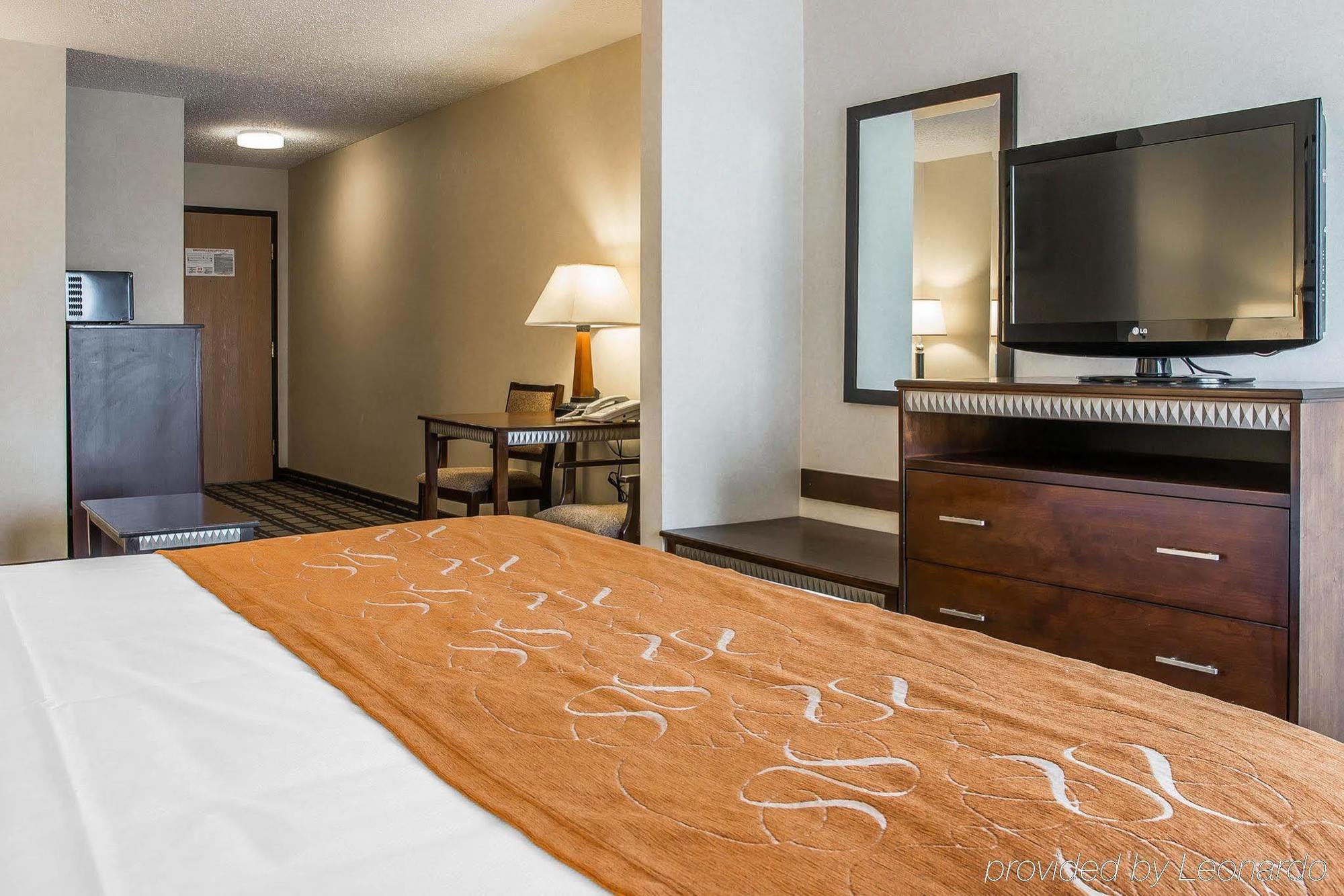 Comfort Suites South Haven Near I-96 Kültér fotó