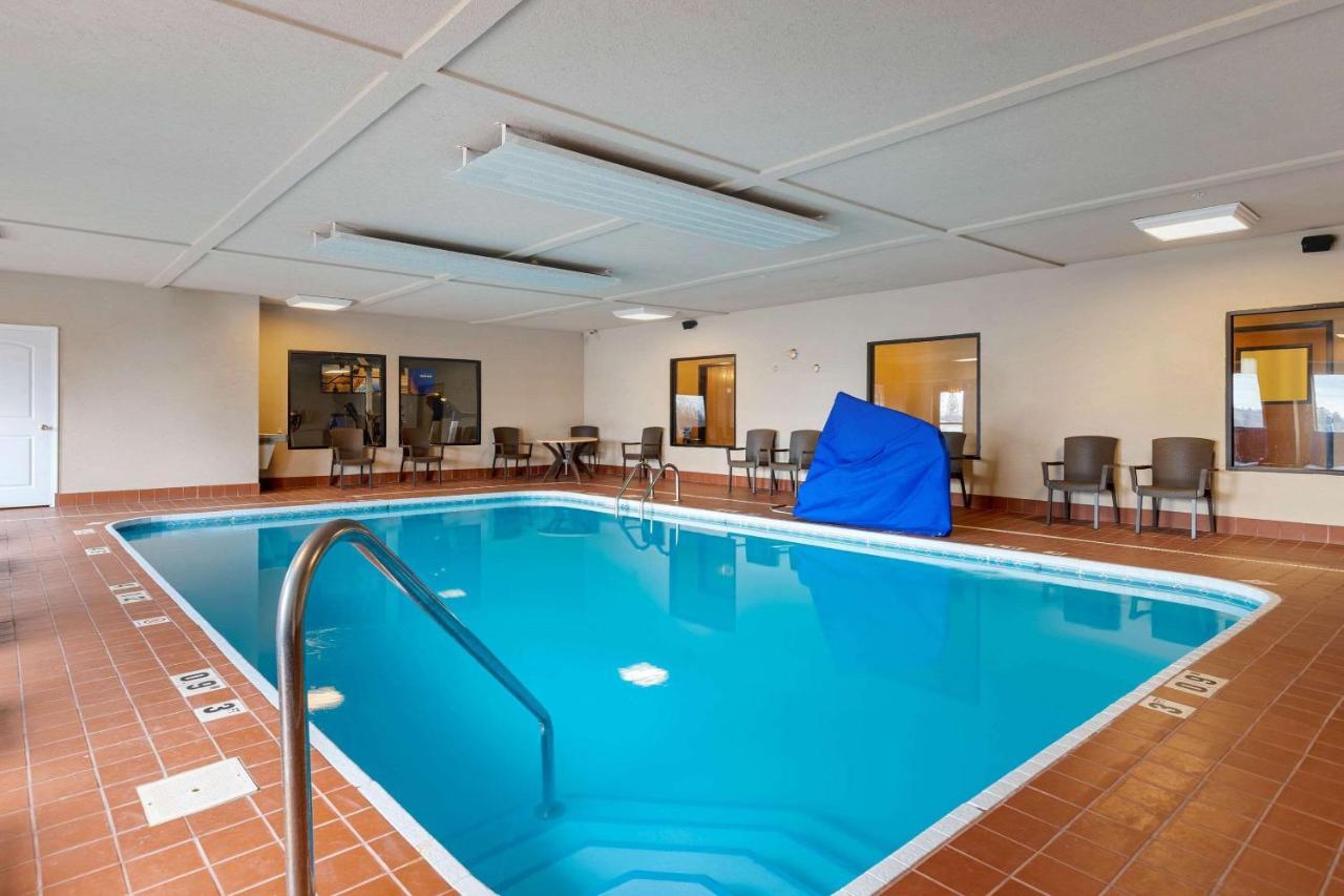 Comfort Suites South Haven Near I-96 Kültér fotó